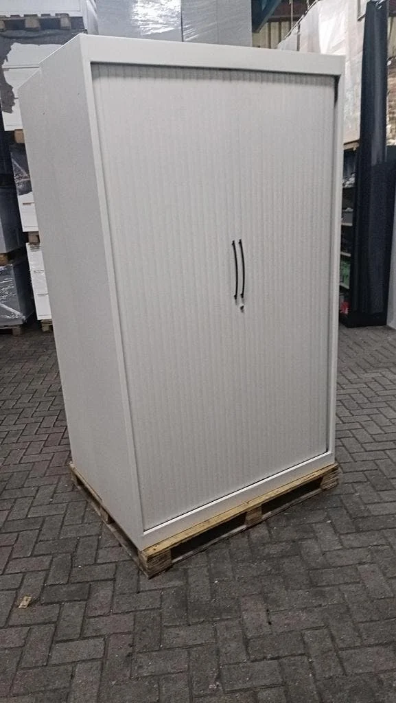 Witte metalen roldeurkasten bij Kasten Handel Rogat